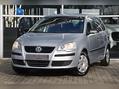 Volkswagen Polo - 1.2 Trendline 5Drs. Airco Camera Apk Nav. Nette Auto