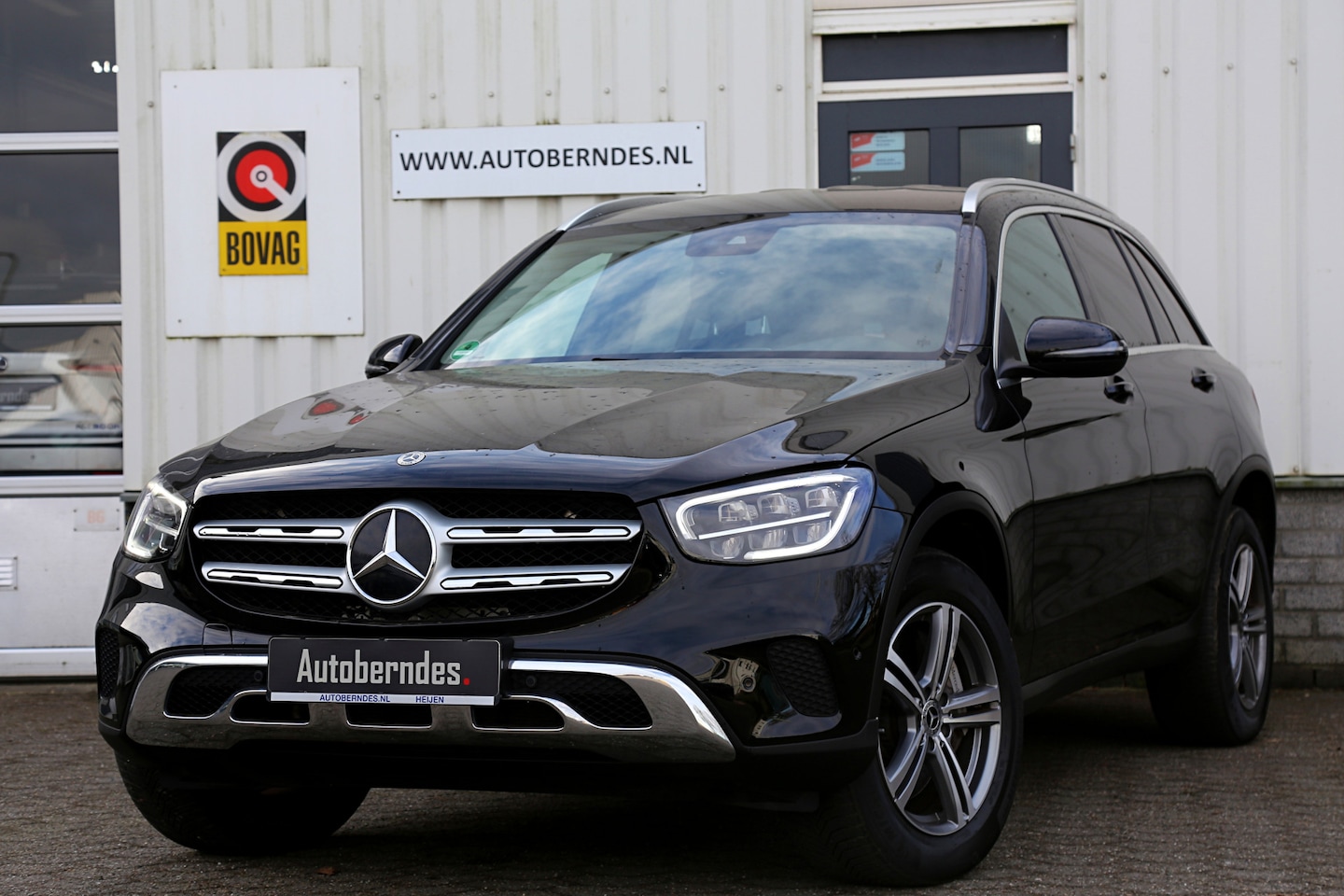 Mercedes-Benz GLC-klasse - 300e 320PK Plug in hybride 4MATIC*1ste Eig*Perfect Onderh.*BTW*Elek. Trekhaak/Leder/Stoelv - AutoWereld.nl