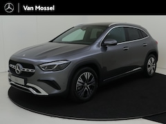 Mercedes-Benz GLA-Klasse - GLA 180 Star Edition Luxury Line / Stoelverwarming / Achteruitrijcamera / Panaroma-schuifd