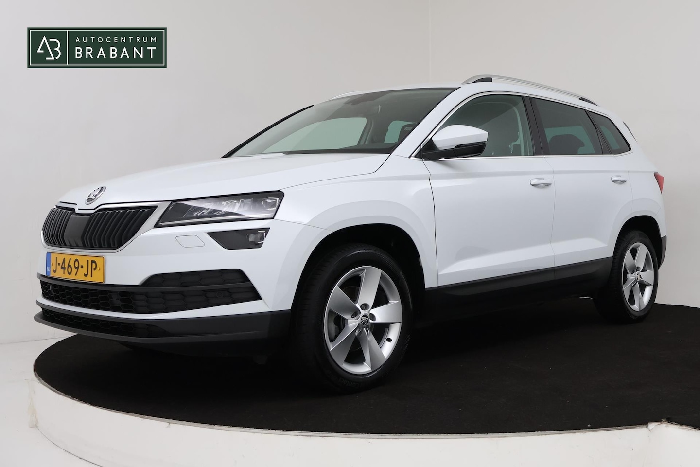 Skoda Karoq - 1.5 TSI ACT Style (PARKEERSENSOREN, CRUISE, ACHTERUITRIJCAMERA, STOELVERWARMING, CARPLAY, - AutoWereld.nl