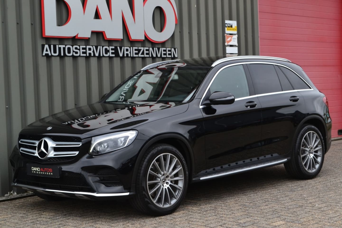 Mercedes-Benz GLC-klasse - 250 4MATIC AMG Pano/Camera/LED/Trekhaak - AutoWereld.nl