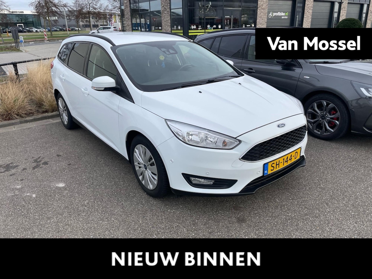 Ford Focus Wagon - 1.0 Lease Edition 125 pk 125 pk - trekhaak - autom. inparkeren - stoelverwarming - AutoWereld.nl