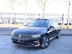 Volkswagen Passat Variant - GTE Panodak | 360°Camera | Dodehoek | Trekhaak | Adaptive Cruise |