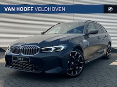 BMW 3-serie Touring - 330e High Executive M Sport Automaat / Panoramadak / Trekhaak / Sportstoelen / Adaptieve L