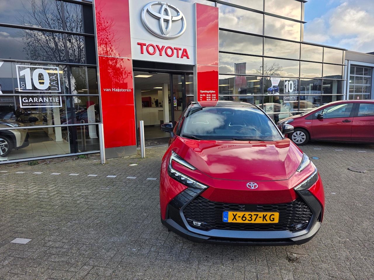 Toyota C-HR - 1.8 Hybrid 140pk CVT Executive - AutoWereld.nl