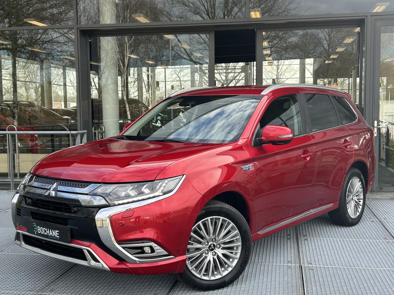 Mitsubishi Outlander - 2.4 PHEV Intense+ | Adaptieve Cruise Control | Achteruitrijcamera | Navigatie - AutoWereld.nl