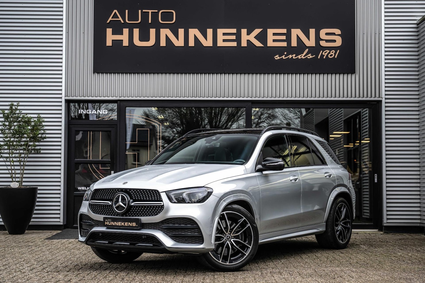 Mercedes-Benz GLE-Klasse - 450 4M AMG | Open dak | Trekhaak | Luchtvering | Burmester | 22'' AMG Wielen - AutoWereld.nl