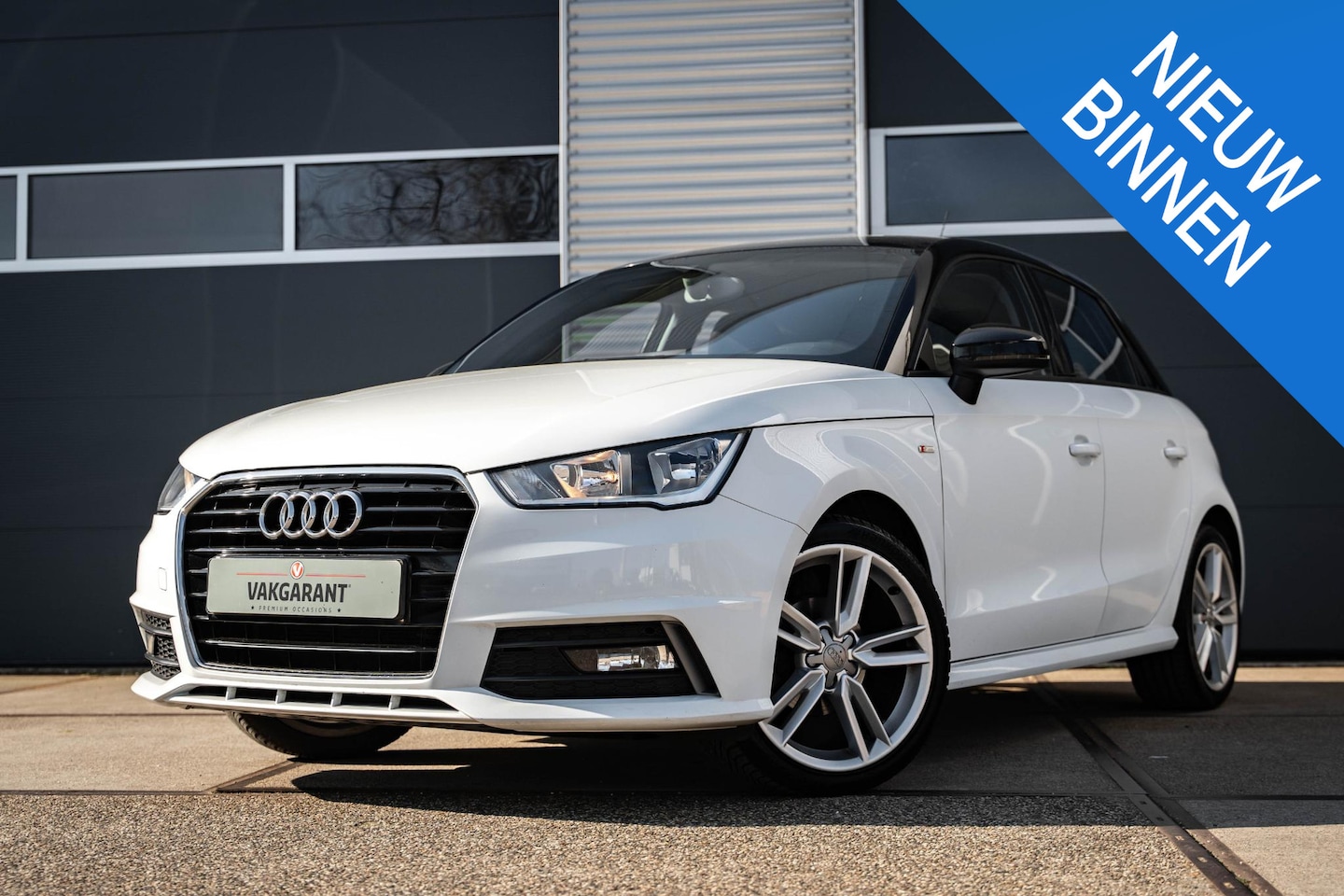 Audi A1 Sportback - 1.0 TFSI Adrenalin |RS zetels |Navi |Cruise Control | - AutoWereld.nl