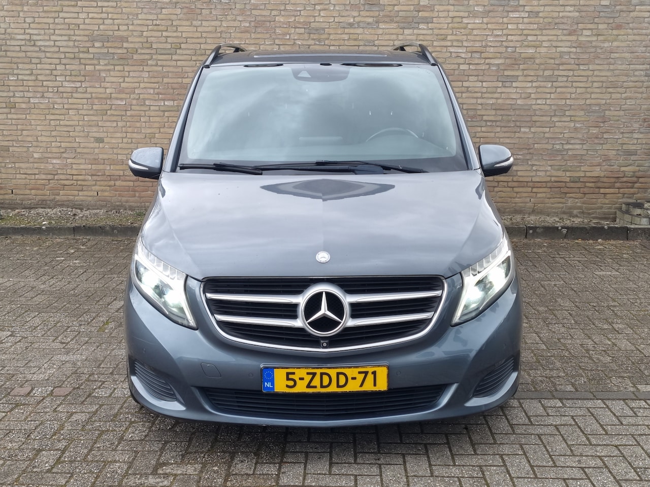 Mercedes-Benz V-klasse - 250 BlueTEC Lang Avantgarde 360 CAMERA / 7 PERSOONS / CRUISE / TREKHAAK - AutoWereld.nl