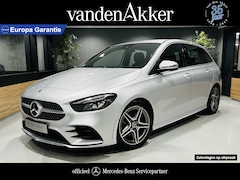 Mercedes-Benz B-klasse - 180 AMG // Trekhaak // Camera // Elek. Achterklep // Carplay // LED Koplampen // Navigatie