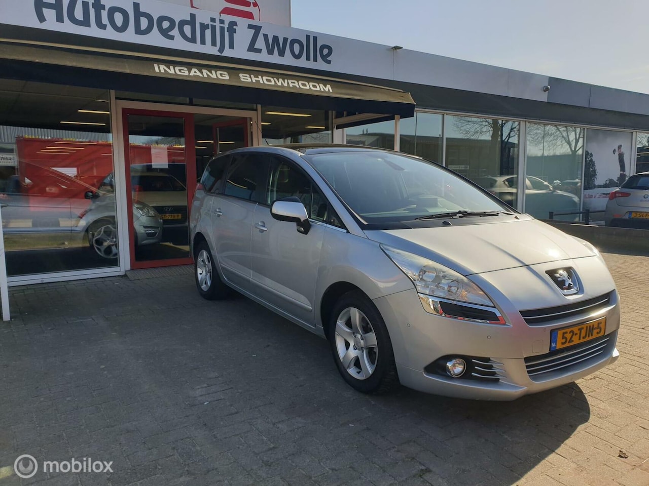 Peugeot 5008 - 1.6 Active 5p AUTOMAAT*PANO*NAVIGATIE*CRUISE* - AutoWereld.nl