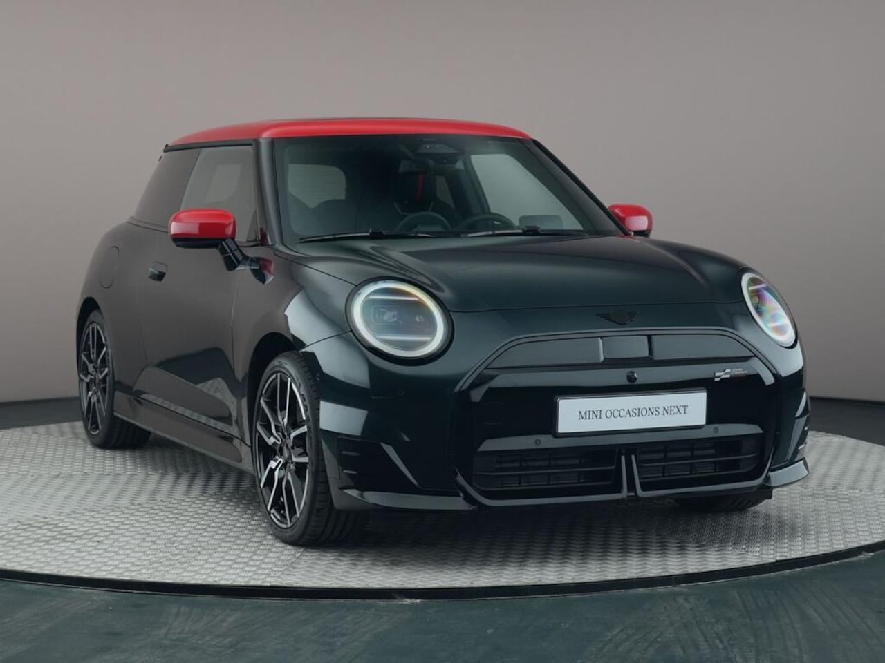 MINI Mini-Electric - Cooper SE John Cooper Works XL - AutoWereld.nl