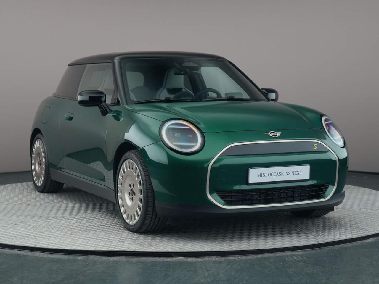 MINI Mini-Electric - Cooper SE Favoured M - AutoWereld.nl