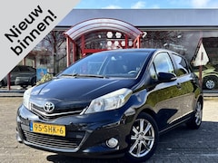 Toyota Yaris - 1.3 VVT-i Dynamic | Panoramadak | Navigatie | Trekhaak