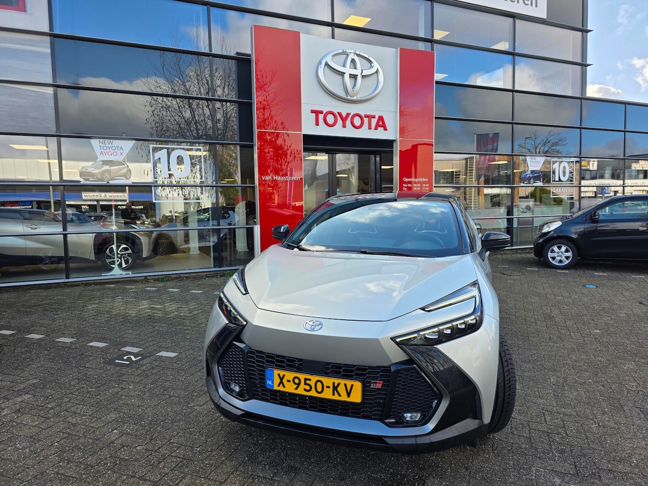 Toyota C-HR - 2.0 High Power Hybrid 197pk CVT GR Sport Première Edition - AutoWereld.nl