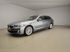 BMW 5-serie Touring - 520e | Laserlicht | Leder | Navigatie | Trekhaak | Comfortzetels | Chrome line | DAB | hif