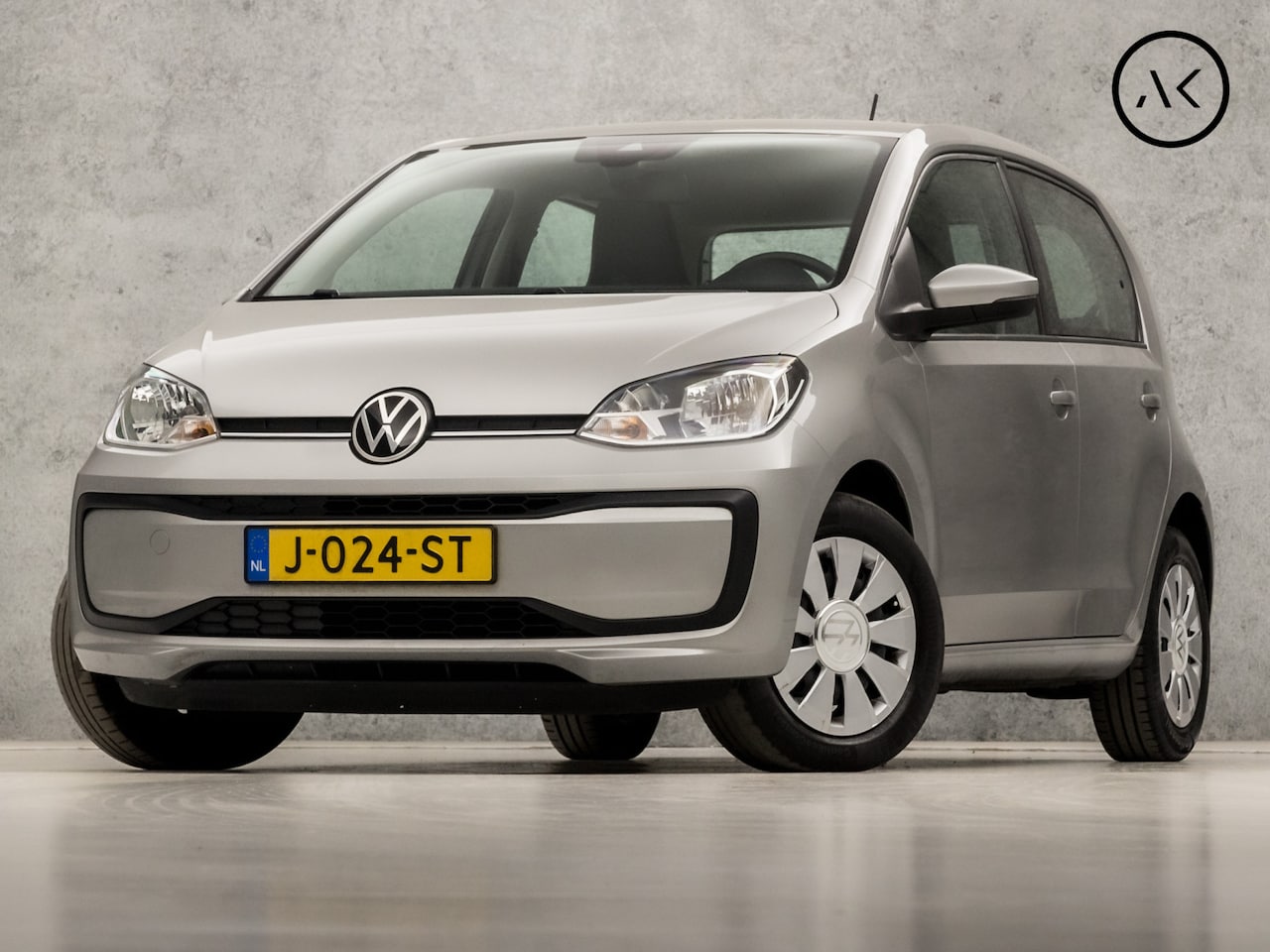 Volkswagen Up! - 1.0 Sportline (5-DEURS, AIRCO, BLUETOOTH, NIEUWE APK, SPORTSTOELEN, START/STOP, NIEUWSTAAT - AutoWereld.nl