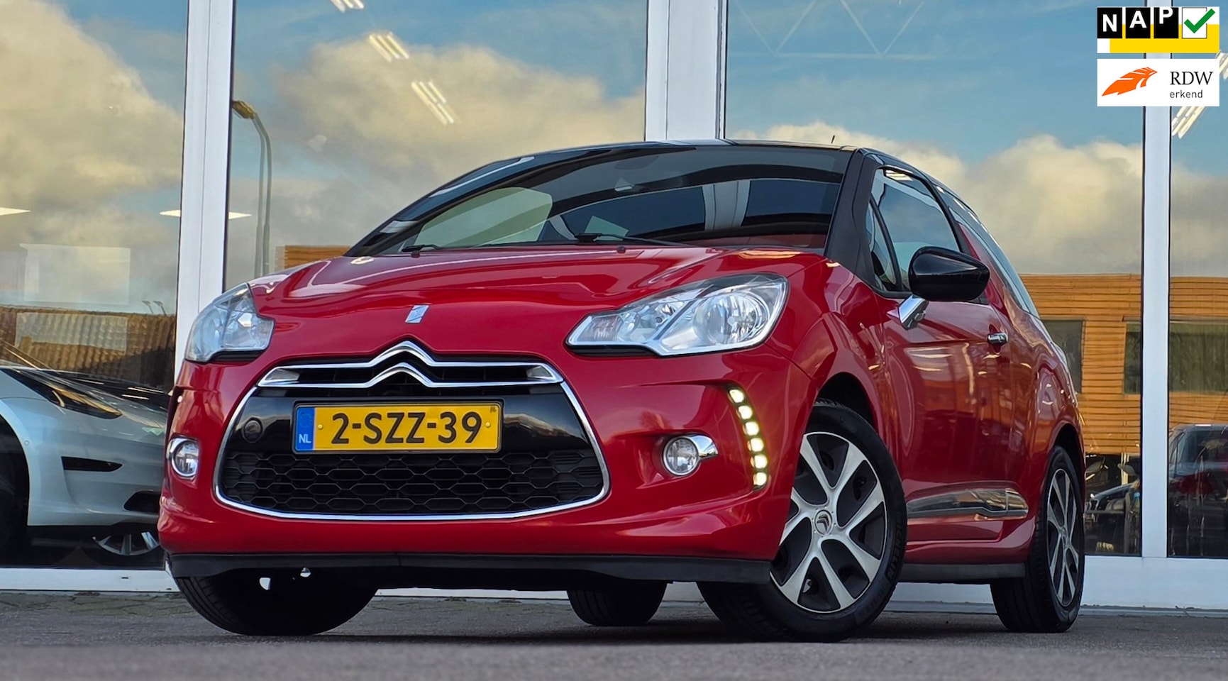 Citroën DS3 - 1.2 VTi Chic | Navigatie | Climate Control - AutoWereld.nl