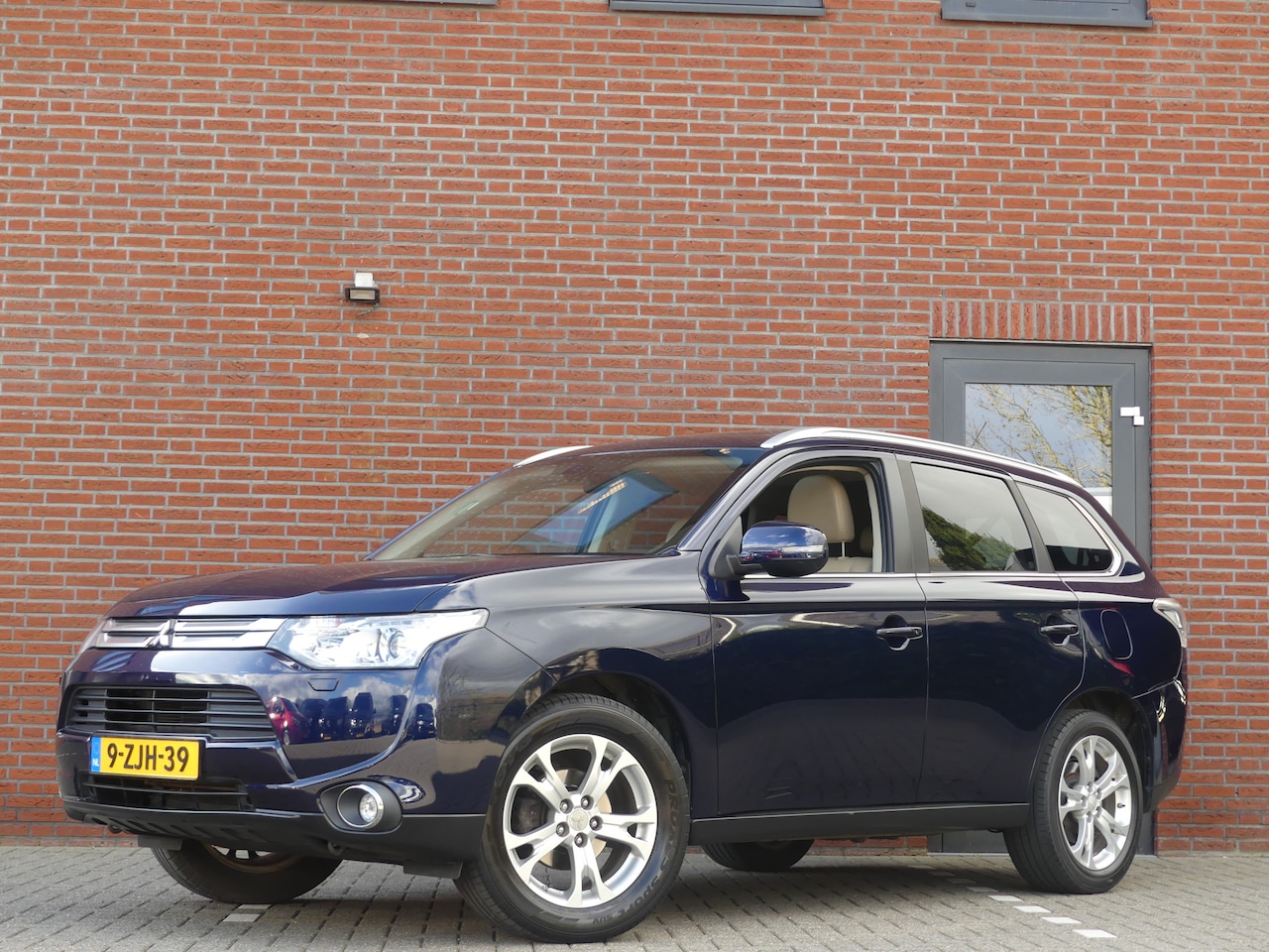 Mitsubishi Outlander - 2.0 Instyle 7p - AutoWereld.nl