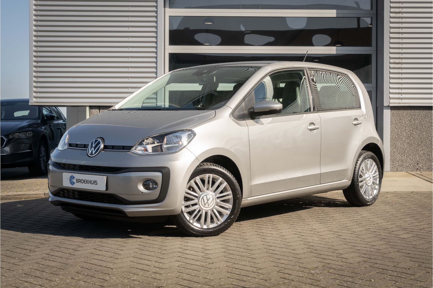 Volkswagen Up! - 1.0 | Camera| Cruise-control| Stoelverwarming | LMV | - AutoWereld.nl