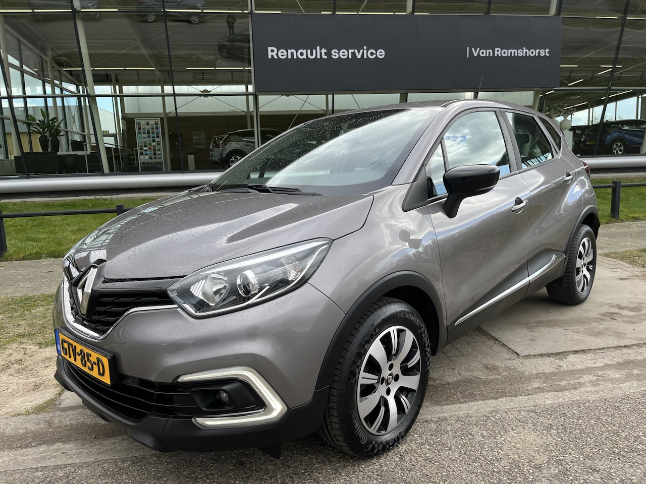 Renault Captur - 0.9 TCe Limited / Keyless / Stoelverw. V / Cruise / Applecarplay - Androidauto / - AutoWereld.nl