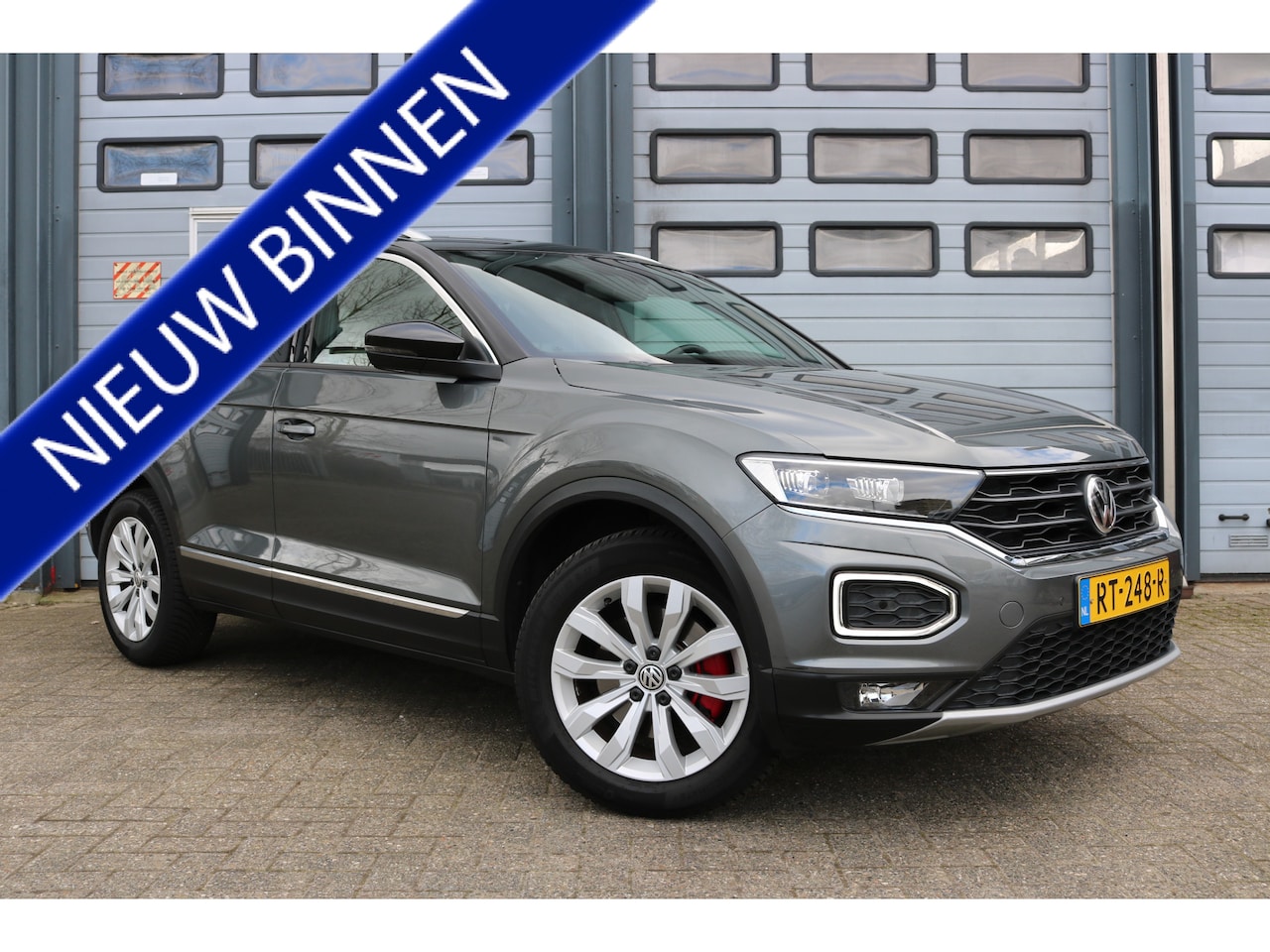 Volkswagen T-Roc - 1.5 TSI Sport Virtual cockpit Xenon Pdc Camera T-haak Bj:2018 - AutoWereld.nl