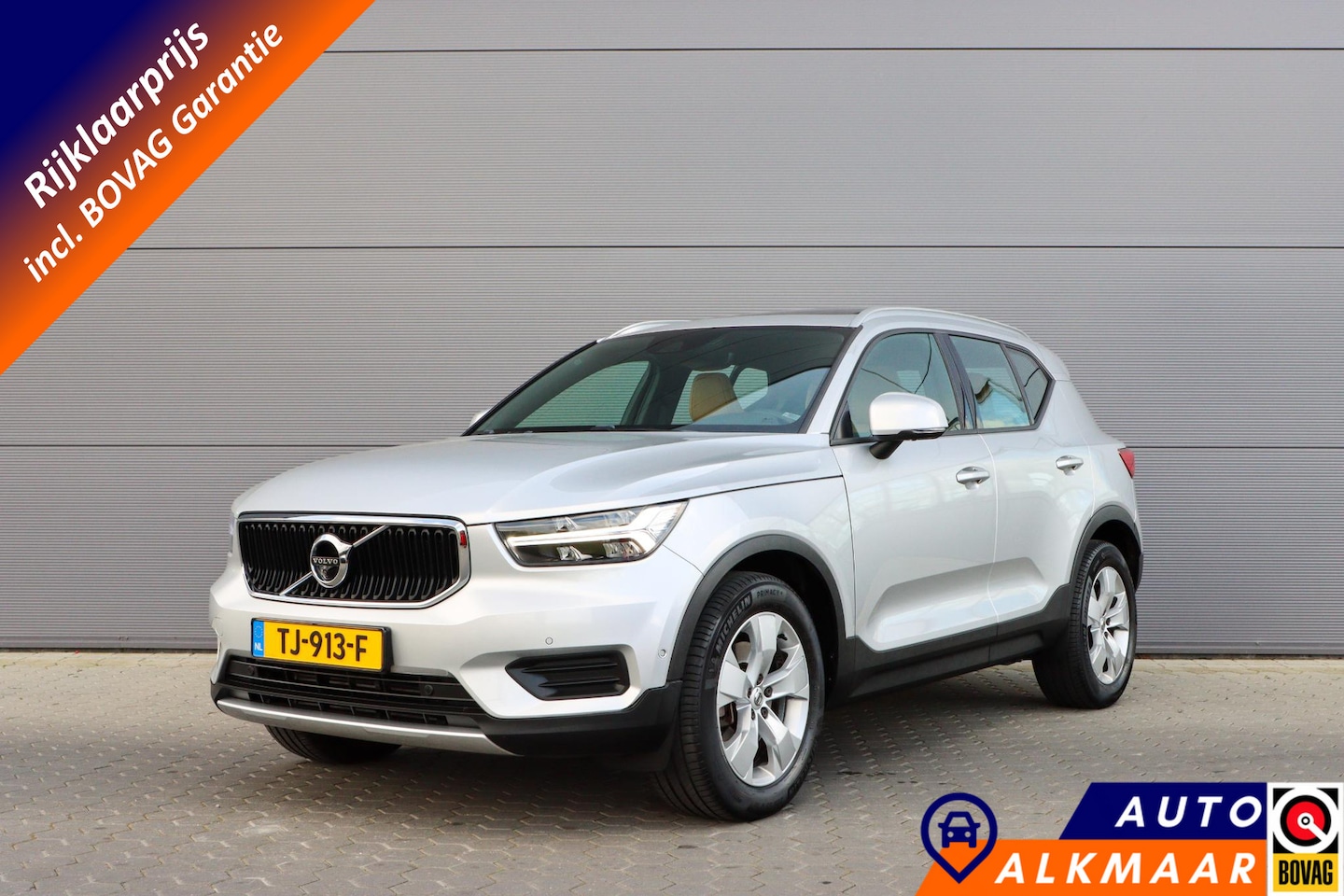 Volvo XC40 - 2.0 T4 Momentum | Trekhaak | Adaptieve cruise | Leer | Panoramadak |  360°cam | Rijklaarpr - AutoWereld.nl