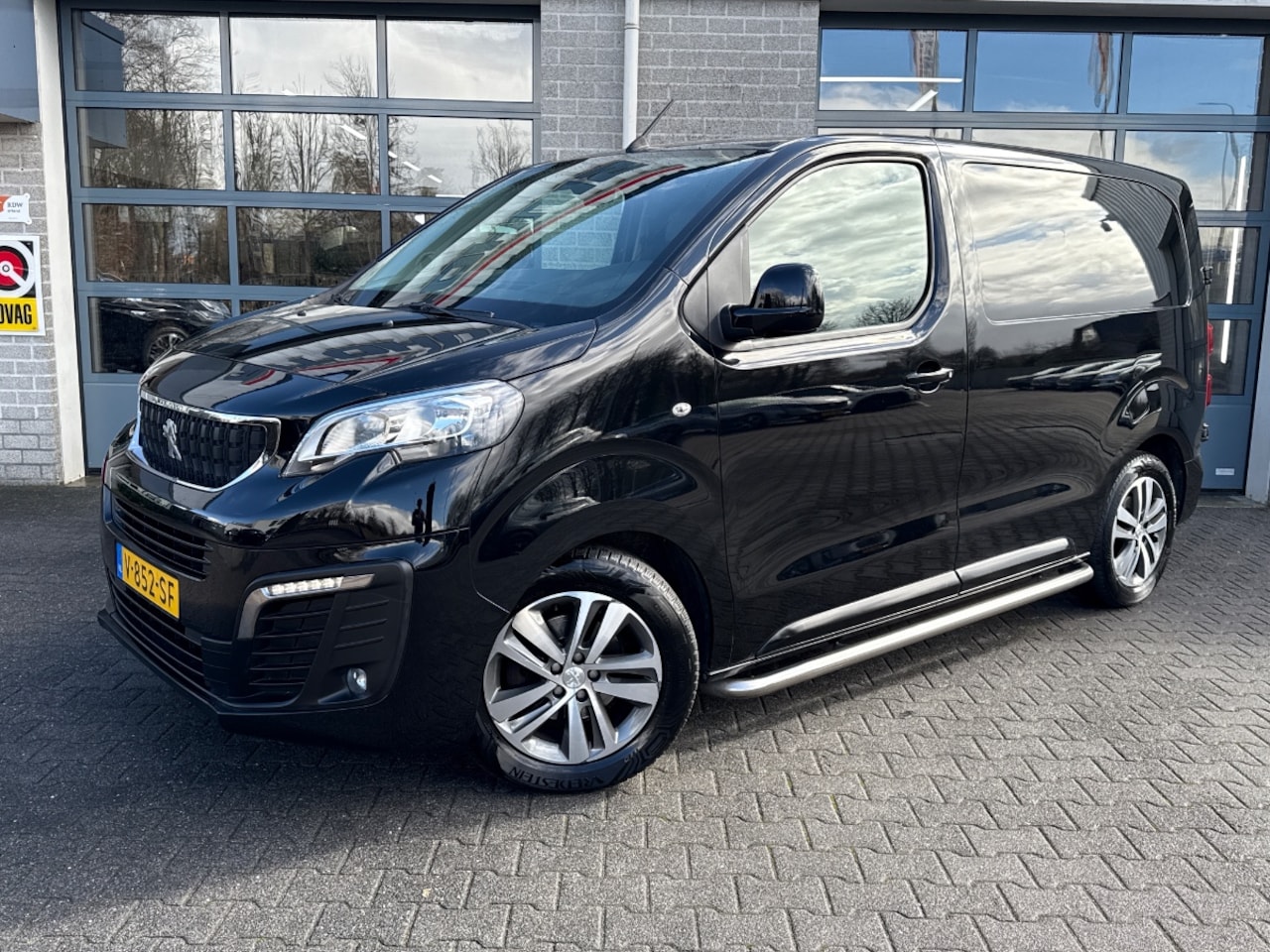 Peugeot Expert - 227C 2.0 BlueHDI 150 Premium Pack | TREKHAAK | CARPLAY | - AutoWereld.nl