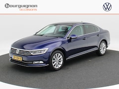 Volkswagen Passat - 1.5 TSi 150 Pk Automaat Highline | Full LED | Panoramadak | Privacy Glas | Cruise Control