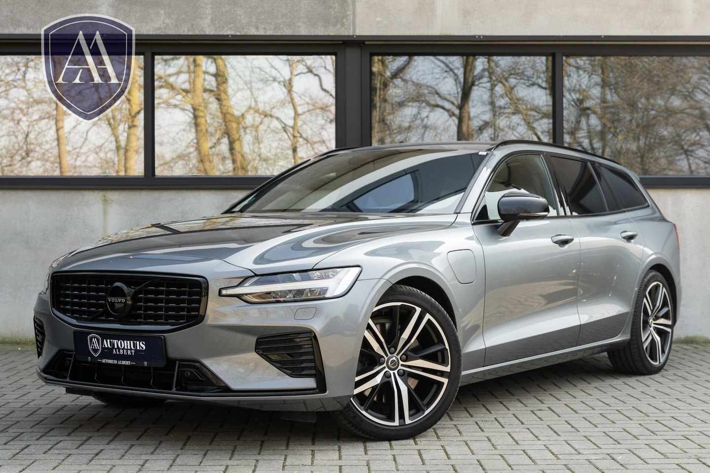 Volvo V60 - 2.0 T6 AWD Recharge 360c Trekhaak H&K 19'' Memory - AutoWereld.nl