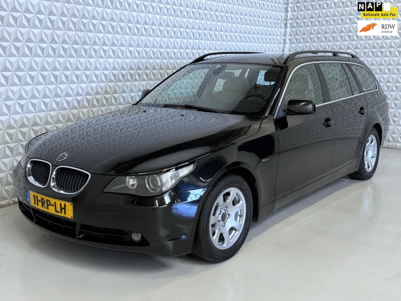 BMW 5-serie Touring - 525i High Executive 6-cilinder AUTOMAAT (2005) - AutoWereld.nl