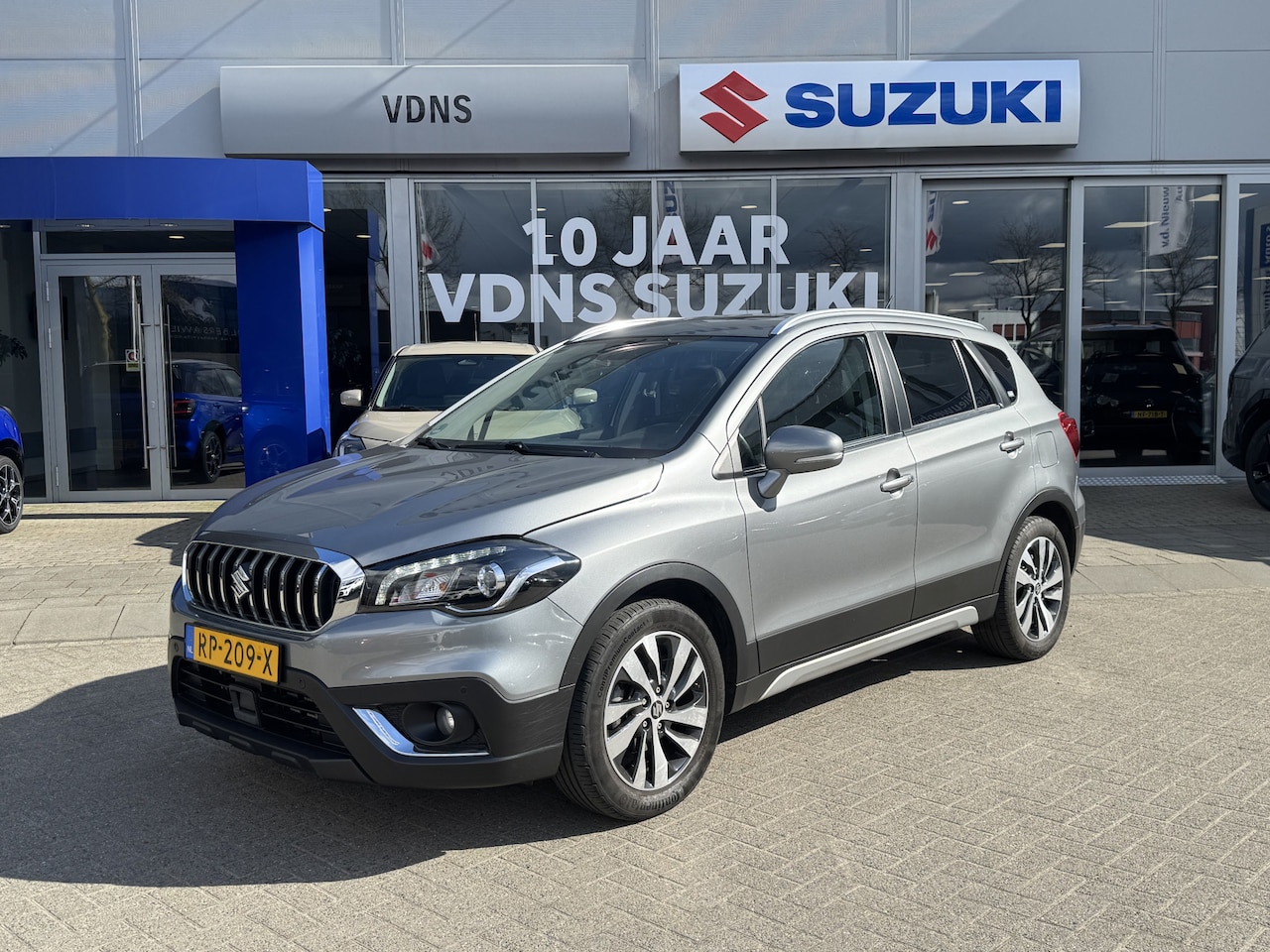 Suzuki S-Cross - 1.4 Boosterjet High Executive 53dkm 1ste eigenaar dealer onderhouden met Trekhaak info: M. - AutoWereld.nl