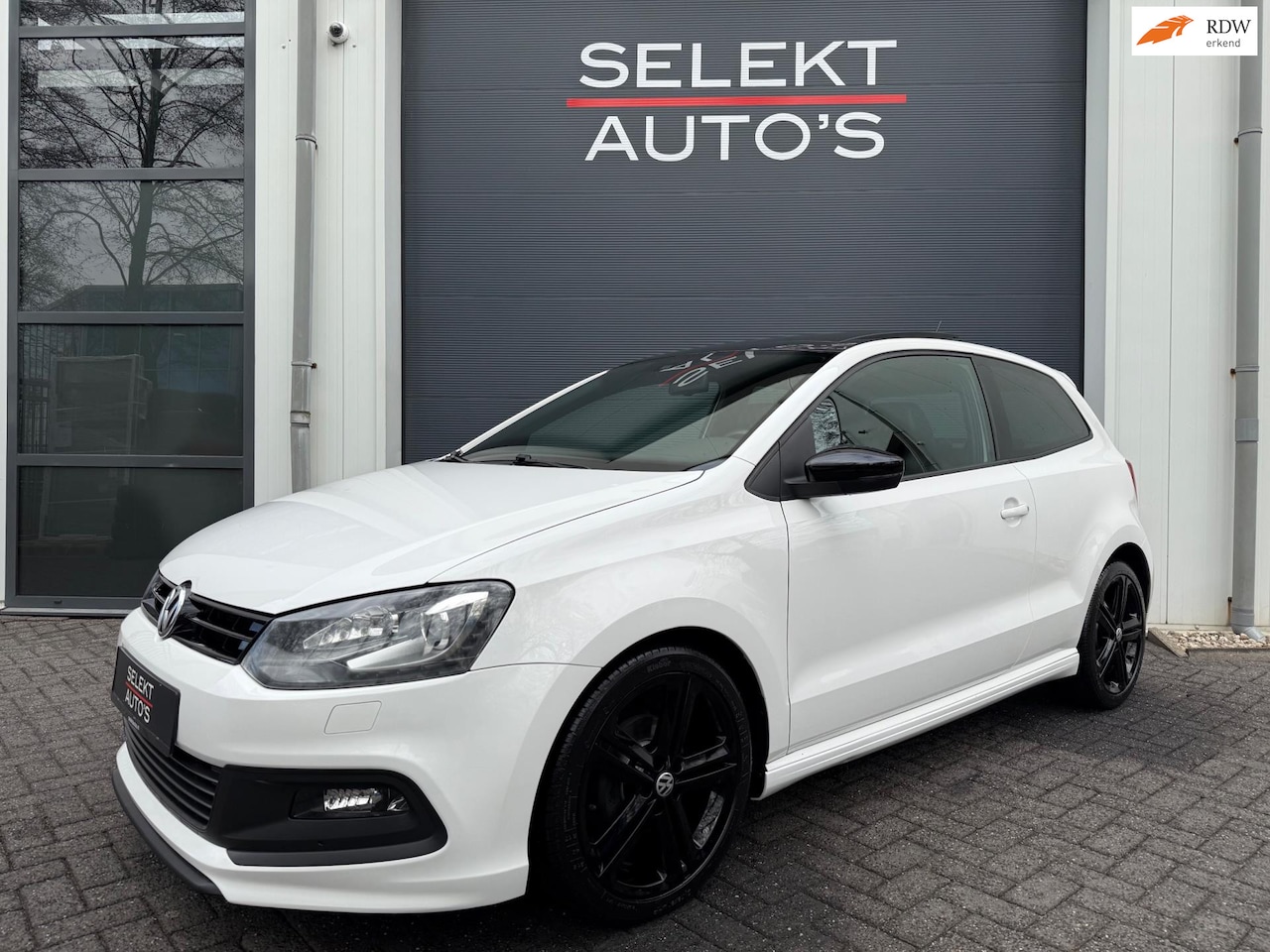 Volkswagen Polo - 1.2 TSI R-Line 90 Pk Panoramadak/Xenon/LED/Climate/Leder/RNS 310/Navigatie/Stoelverwarming - AutoWereld.nl