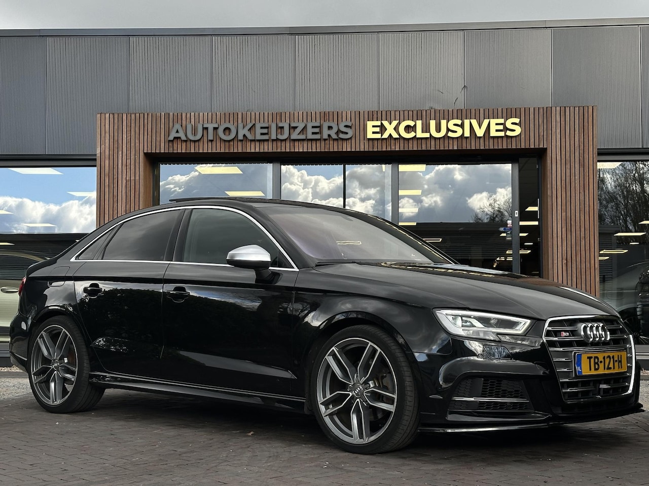 Audi S3 - 2.0 TFSI quattro Limousine Panoramadak Virtual Dash B&O Xenon Keyless Leer Stoelverw. - AutoWereld.nl