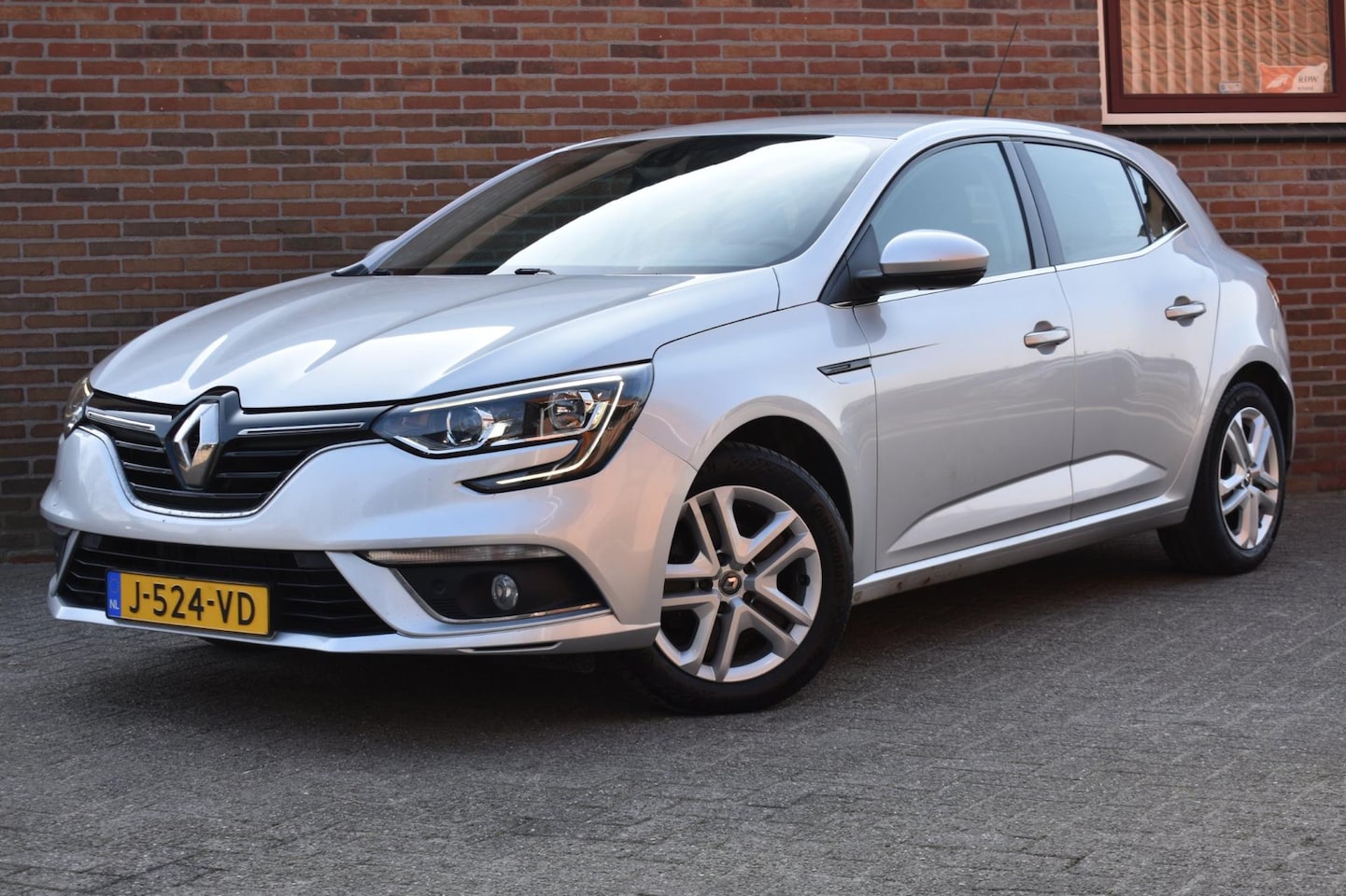 Renault Mégane - 1.5 dCi Eco2 Limited '18 Clima Navi Cruise - AutoWereld.nl