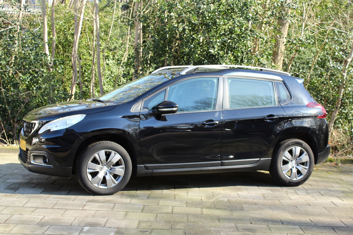 Peugeot 2008 - 1.2 PureTech Blue Lion airco cruise parkeersensoren - AutoWereld.nl