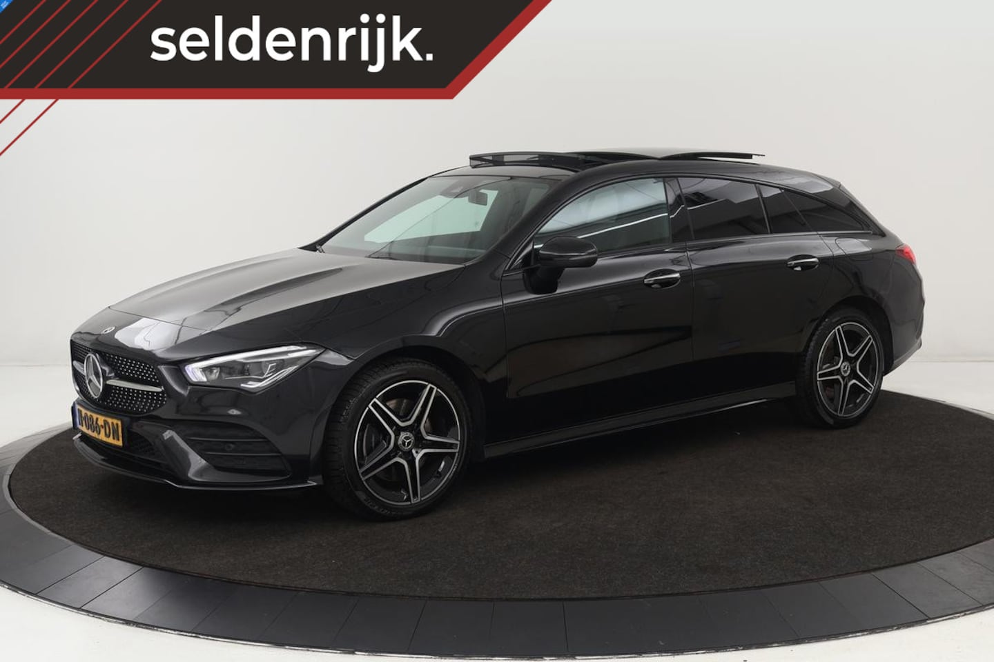 Mercedes-Benz CLA-klasse Shooting Brake - 250e AMG | Panoramadak | Carplay | Stoelverwarming | Matrix LED | Camera | Sfeerverlichtin - AutoWereld.nl