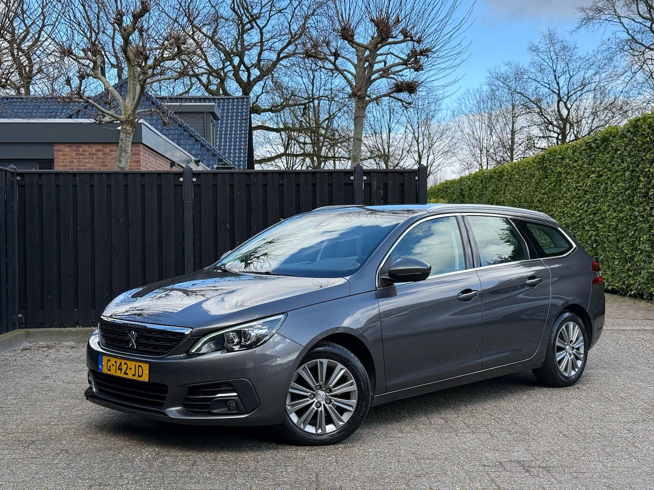 Peugeot 308 SW - 1.2 PureTech Allure Automaat distributie nieuw - AutoWereld.nl