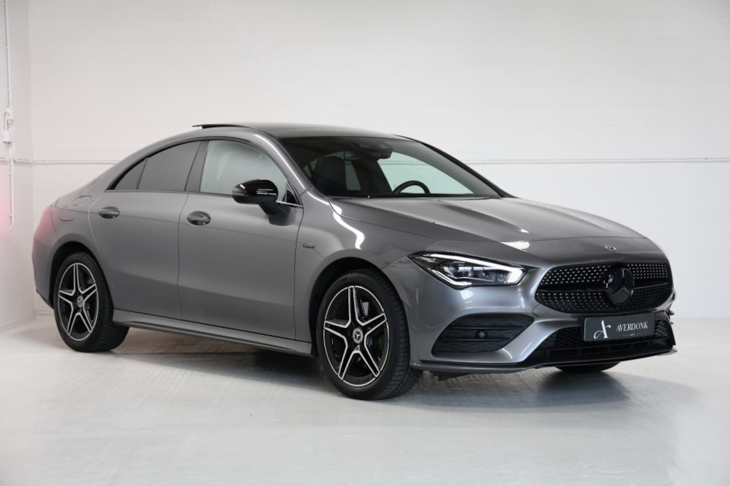 Mercedes-Benz CLA-Klasse - 250 e AMG Night NAP/Pano/Sfeerv/Trekh/Widescreen/Memory - AutoWereld.nl