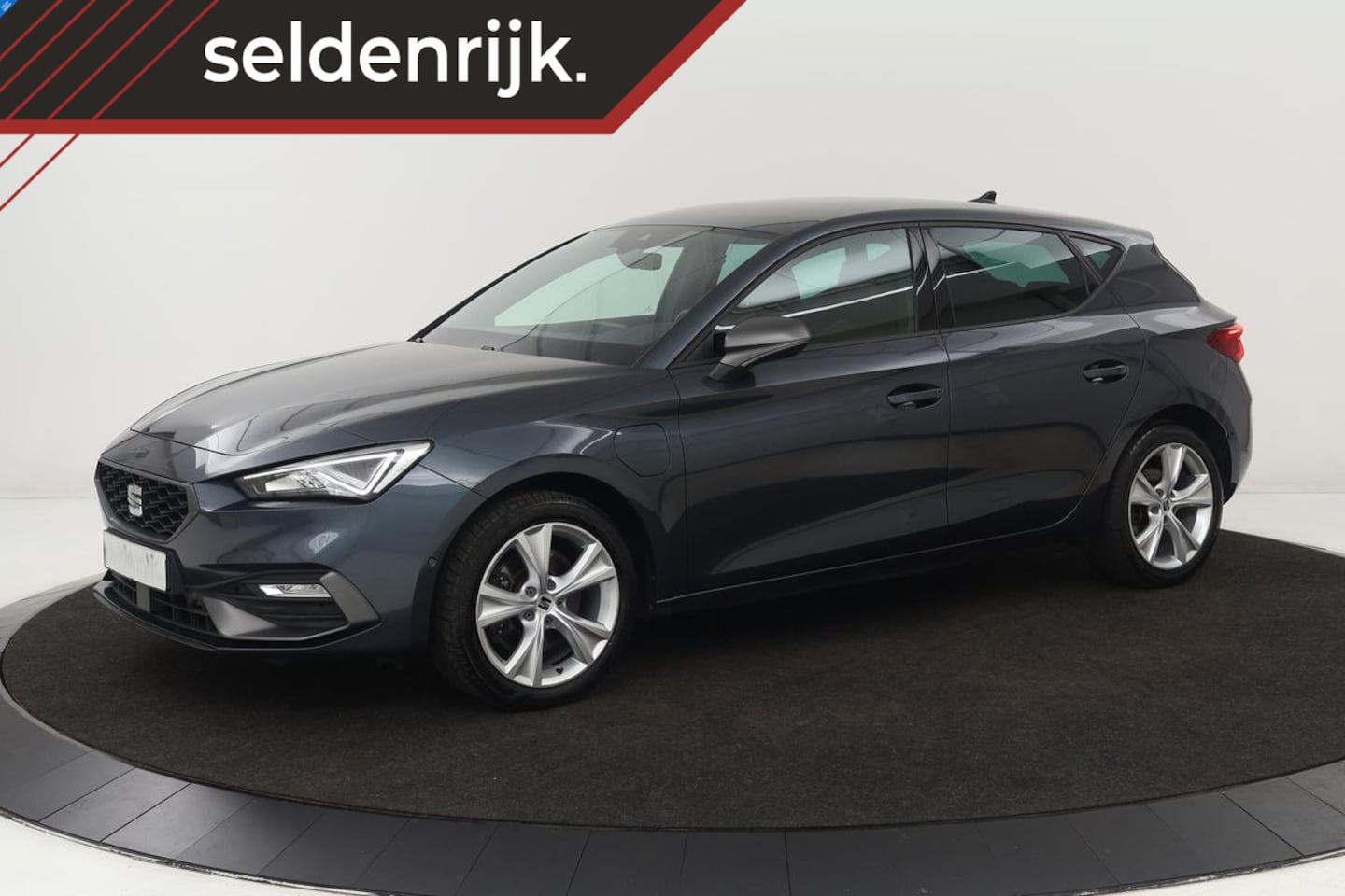 Seat Leon - 1.4 TSI e-Hybrid FR | Carplay | Stoelverwarming | Camera | Sfeerverlichting | Full LED | K - AutoWereld.nl