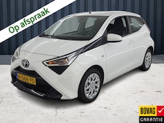 Toyota Aygo - 1.0 VVT-i x-play (73 PK) 1e-Eig & Dealer-Onderh. BOVAG-Garantie. NL-Auto. Navigatie/Apple