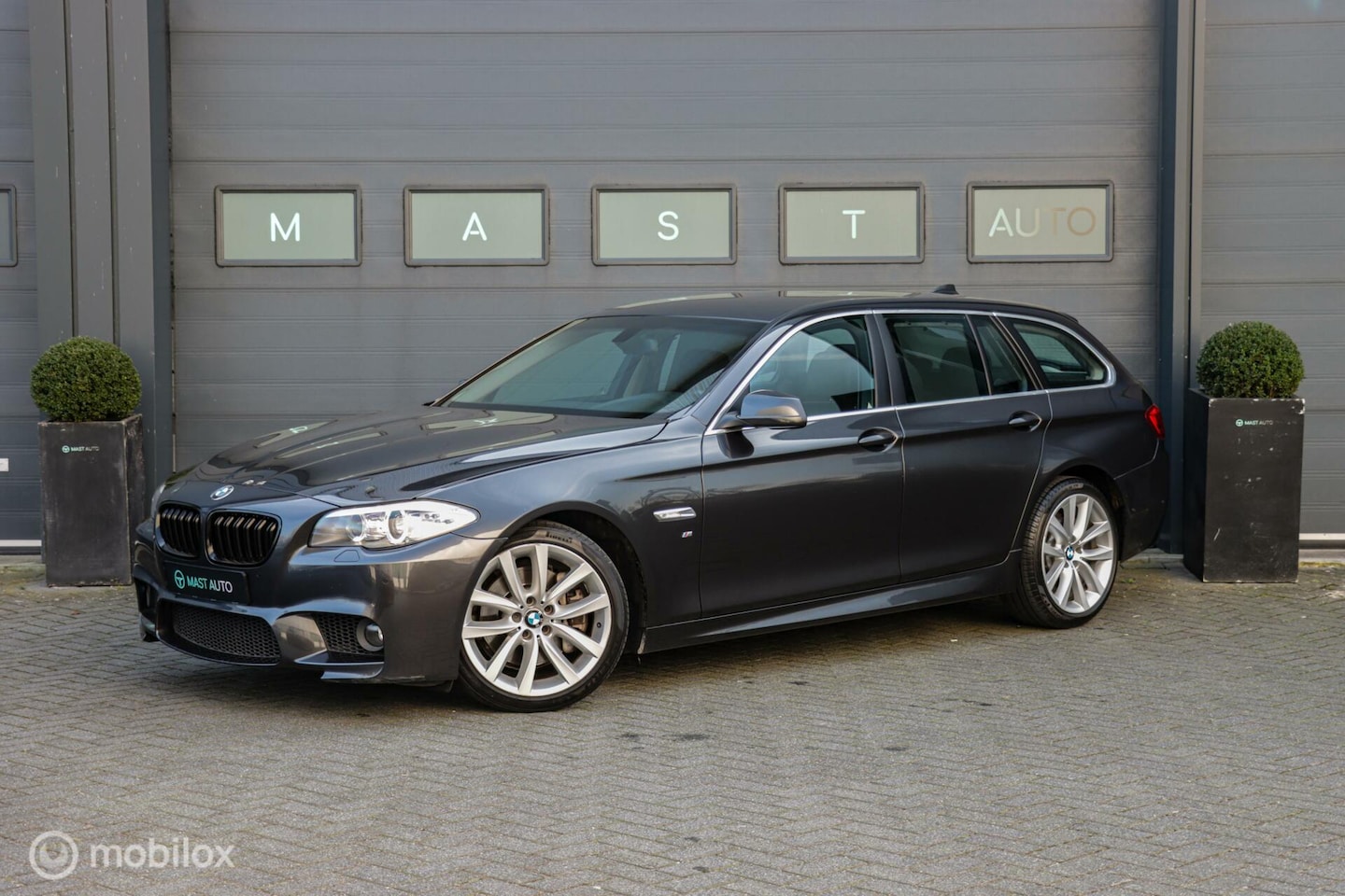 BMW 5-serie Touring - 530i High Executive|NAP|Leder|Navi|Bi-xenon| - AutoWereld.nl