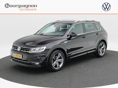 Volkswagen Tiguan - 1.5 TSi 150 Pk Automaat R-Line | Full LED | Trekhaak | 19 Inch | Navigatie | Alcantara | P