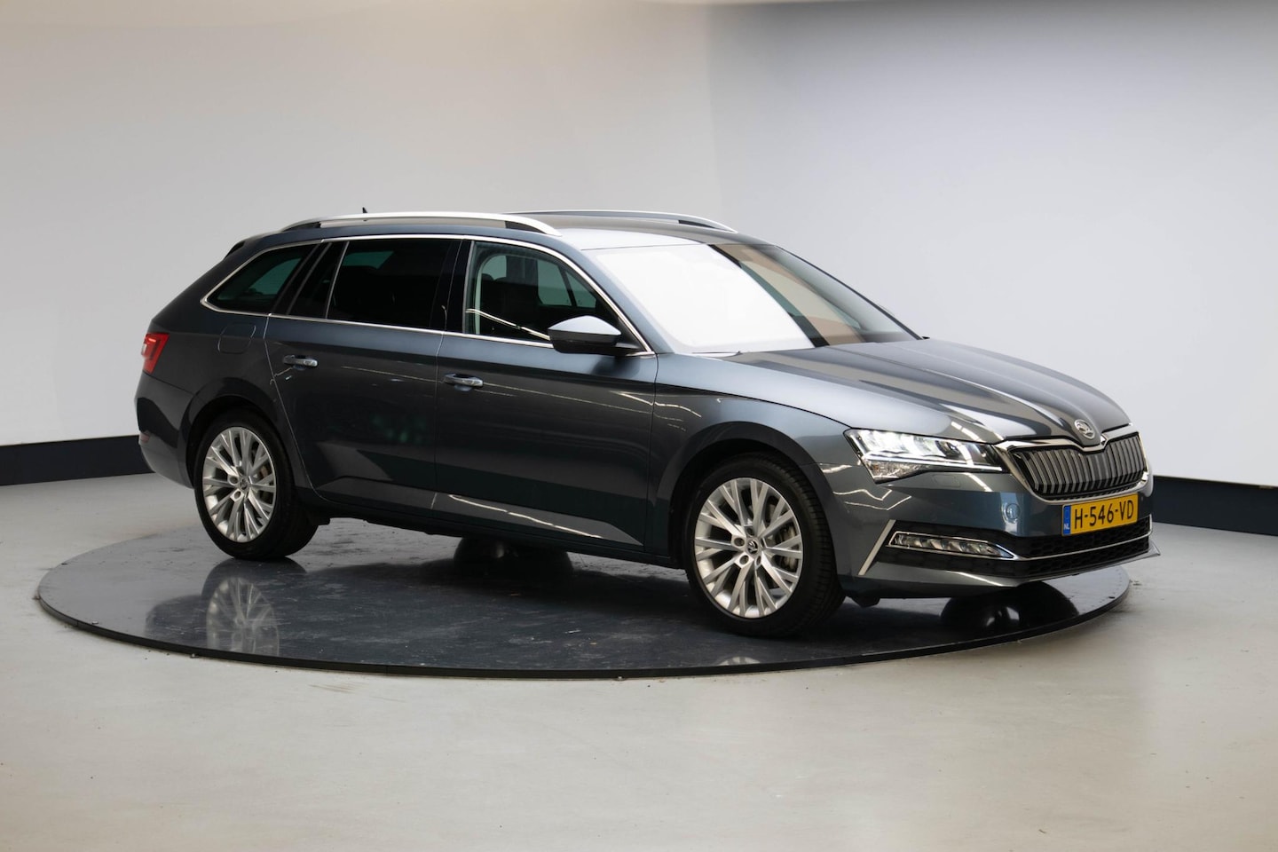 Skoda Superb Combi - 1.4 TSI iV Business Edition 1.4 TSI iV Business Edition - AutoWereld.nl