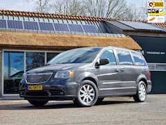 Chrysler Town and Country - 3.6 V6 (Leder / Climate / Cruise / Camera / Navigatie / 7 Persoons)