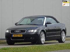 Audi A4 Cabriolet - 3.0 V6 220pk Leer Nav Xenon Handgeschakeld