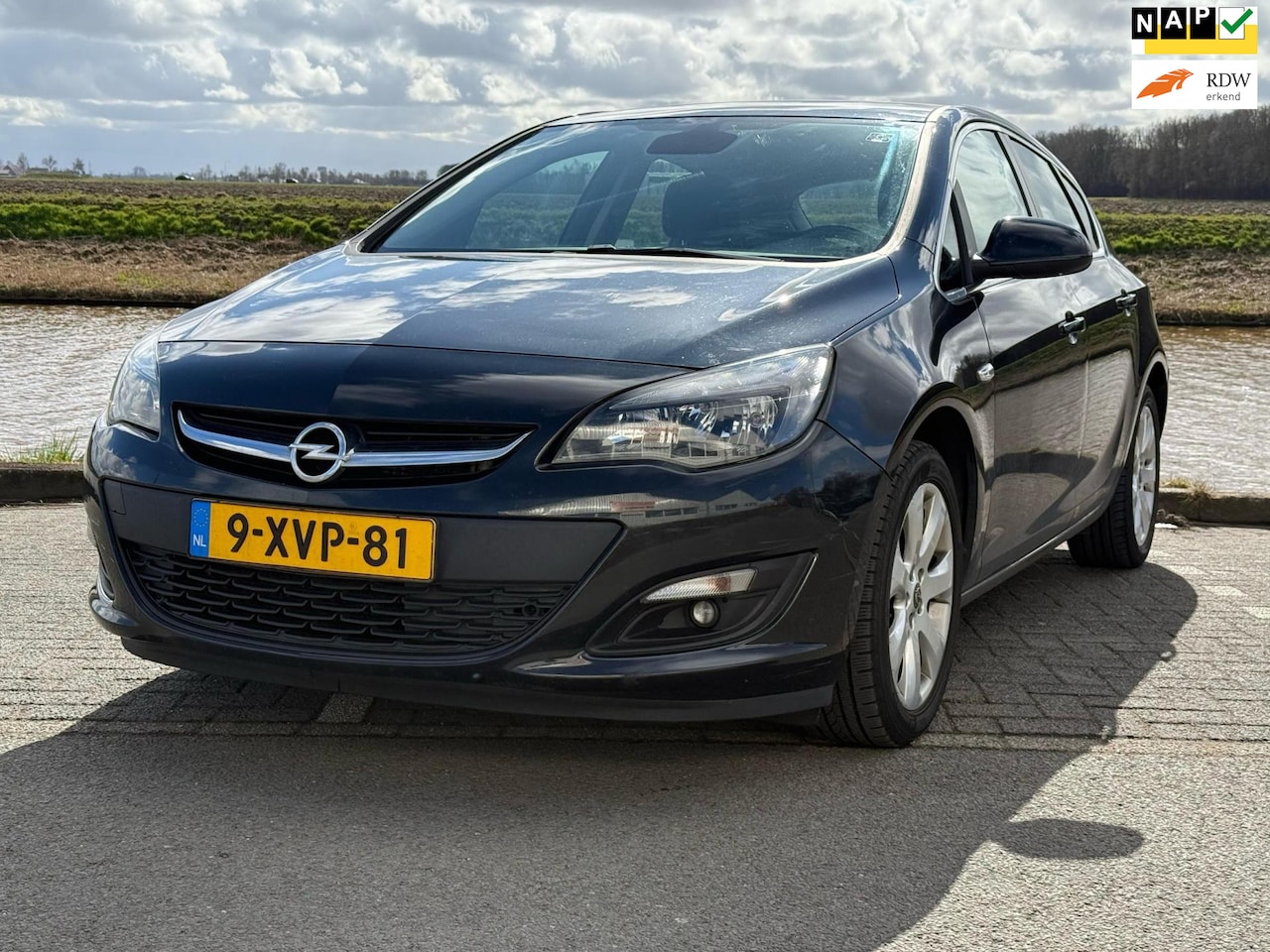 Opel Astra - 1.4 Turbo Blitz / trekhaak / navigatie / cruise / clima - AutoWereld.nl