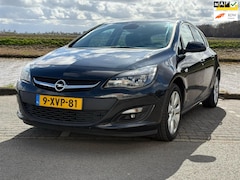 Opel Astra - 1.4 Turbo Blitz / trekhaak / navigatie / cruise / clima