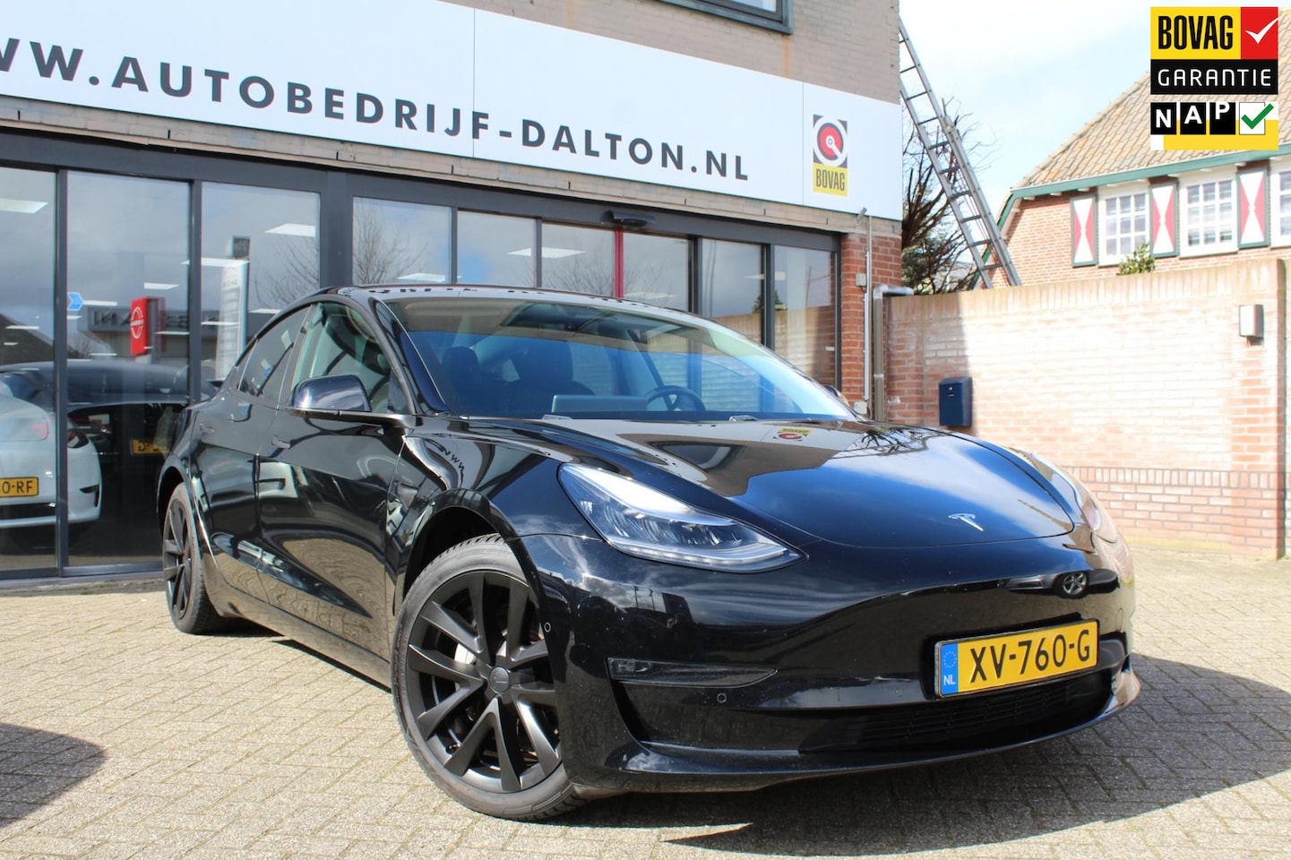 Tesla Model 3 - Long Range RWD Long Range AWD 75 kWh AUTOPILOTE / PANODAK / LEER - AutoWereld.nl