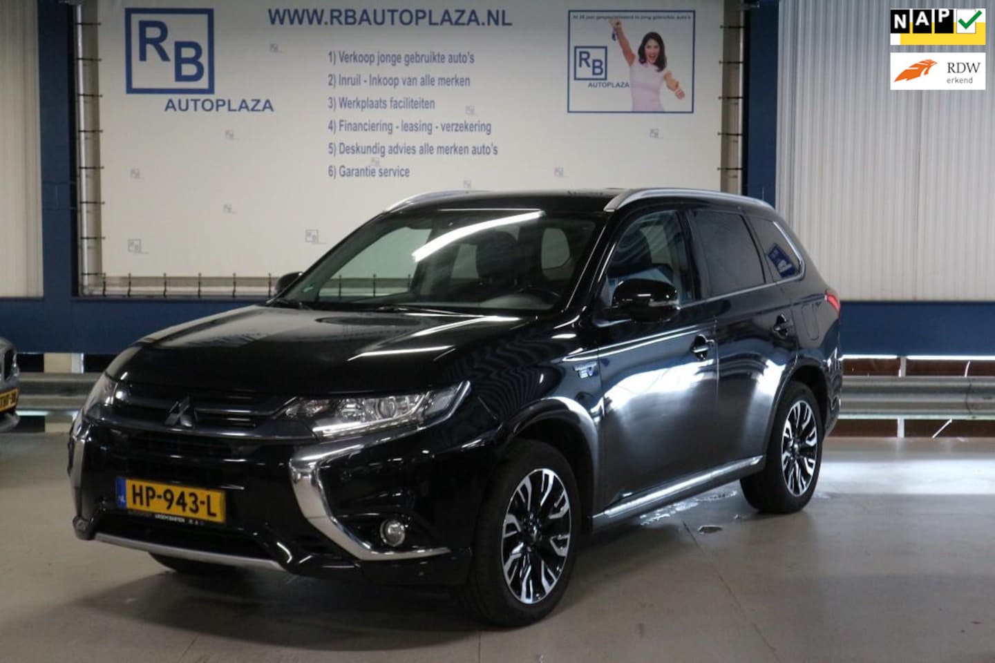 Mitsubishi Outlander - 2.0 PHEV NIEUW MODEL / DEALER ONDERHOUDEN / BLACK ! ! ! - AutoWereld.nl